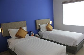 Hotel Jakarta Макасар Екстериор снимка